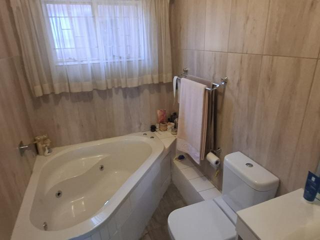 3 Bedroom Townhouse To Rent in Bendor