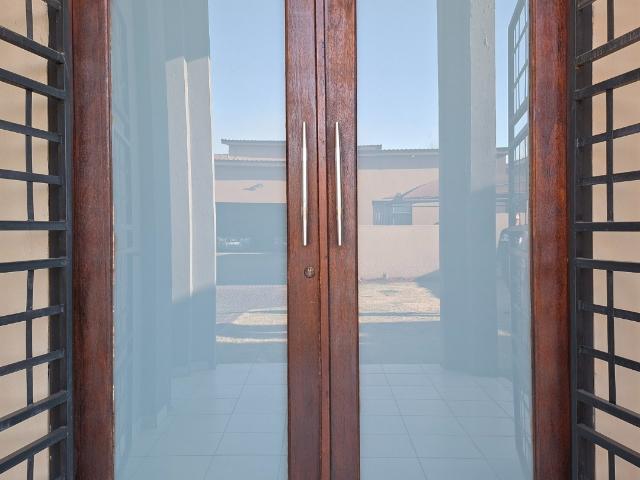 3 Bedroom Townhouse To Rent in Bergsig