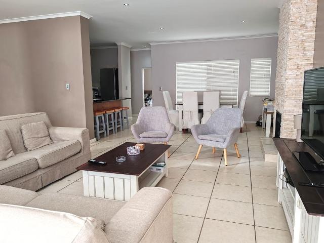 3 Bedroom Townhouse To Rent in Big Bay