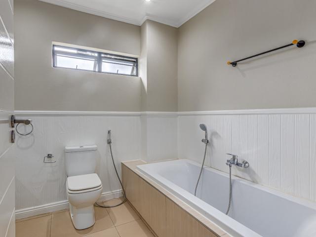 3 Bedroom Townhouse To Rent in Bryanston
