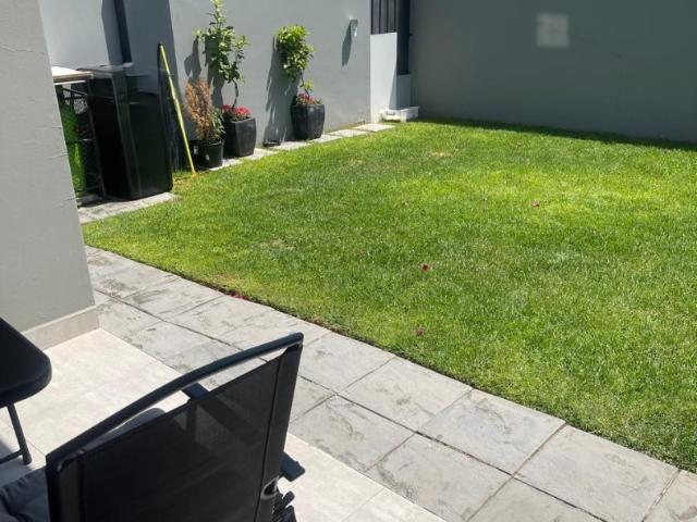 3 Bedroom Townhouse To Rent in Bryanston