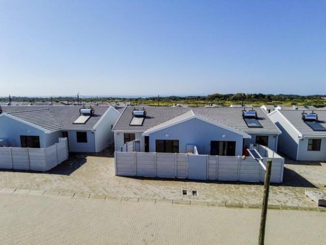 3 Bedroom Townhouse to Rent in Gonubie