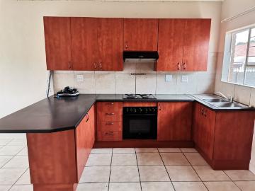 3 Bedroom Townhouse To Rent in Greenhills Ext 3