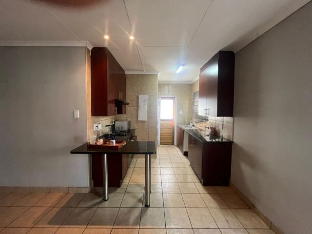 3 Bedroom Townhouse To Rent in Die Heuwel