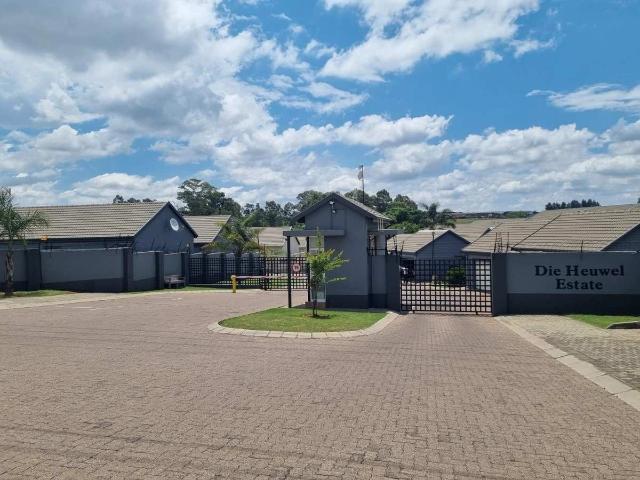 3 Bedroom Townhouse to Rent in Die Heuwel Ext 4