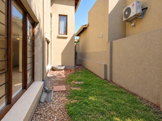 3 Bedroom Townhouse To Rent in Edenburg