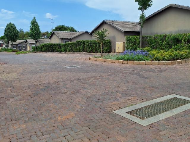 3 Bedroom Townhouse To Rent in Equestria