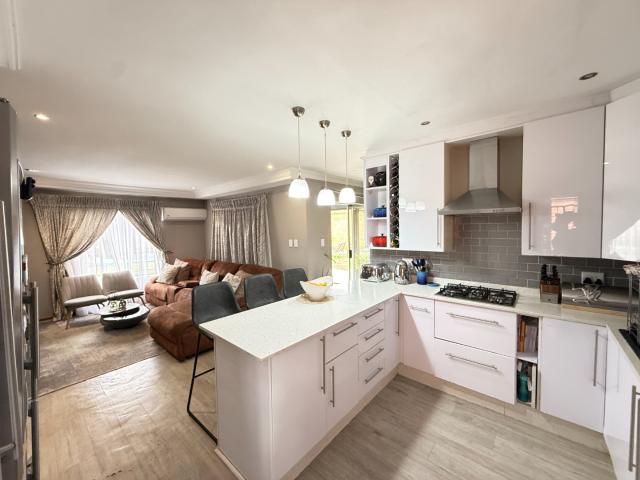3 Bedroom Townhouse To Rent in Equestria