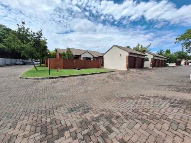 3 Bedroom Townhouse To Rent in Equestria