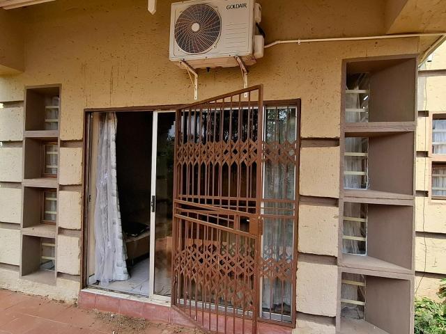 3 Bedroom Townhouse To Rent in Flora Park