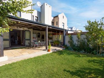 3 Bedroom Townhouse To Rent in Kelderhof Country Village