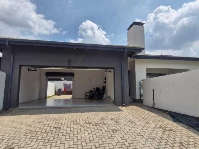 3 Bedroom Townhouse to rent in Homes Haven