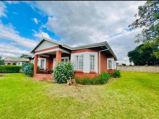 3 Bedroom Townhouse to Rent in Hayfields