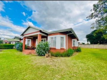 3 Bedroom Townhouse to Rent in Hayfields
