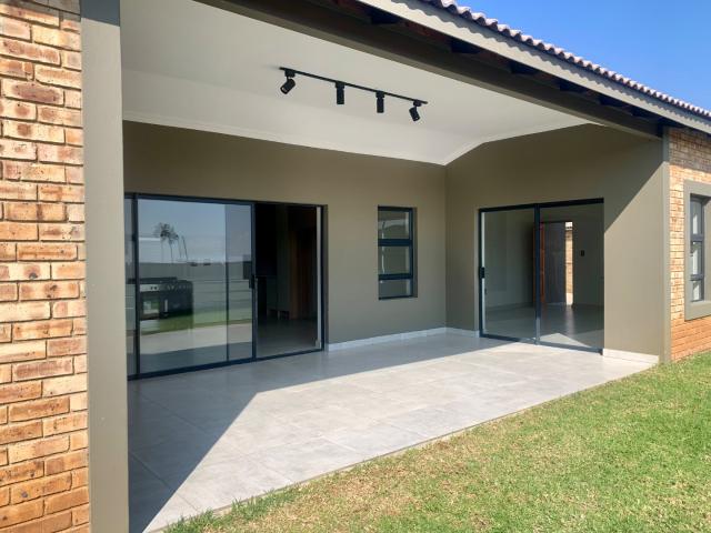 3 Bedroom Townhouse To Rent in Harveston AH