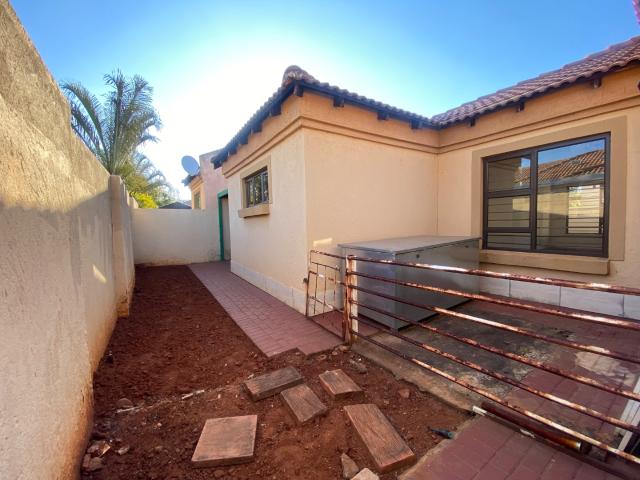 3 Bedroom Townhouse To Rent in Hesteapark