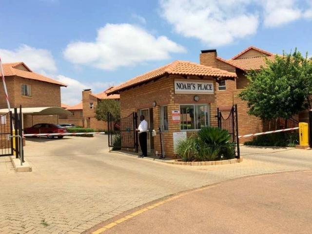 3 Bedroom Townhouse to Rent in Olympus AH