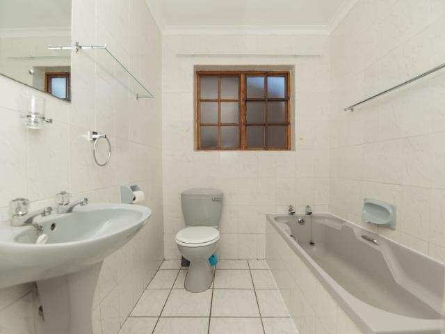 3 Bedroom Townhouse To Rent in Lovemore Heights