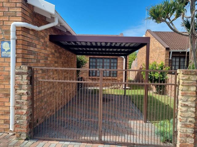 3 Bedroom Townhouse To Rent in Lovemore Heights