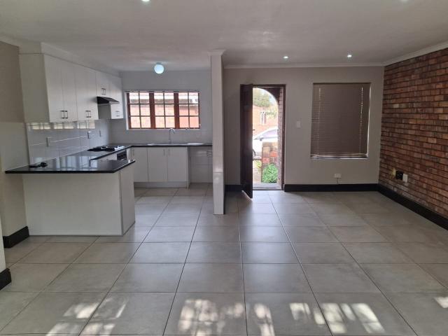 3 Bedroom Townhouse To Rent in Lovemore Heights