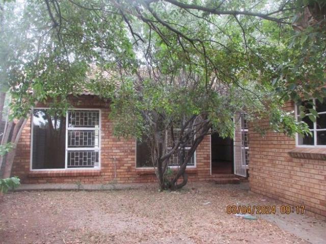 3 Bedroom Townhouse to Rent in Langenhovenpark