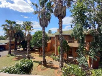3 Bedroom Townhouse to Rent in Langenhovenpark