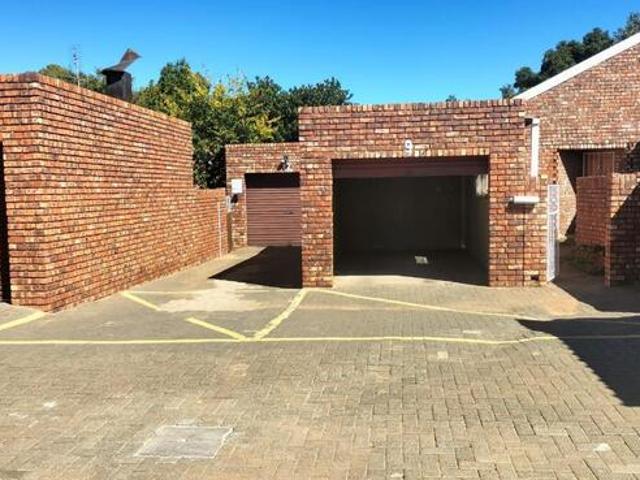 3 Bedroom Townhouse to Rent in Langenhovenpark