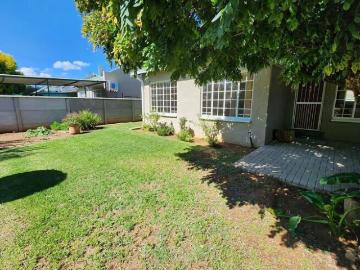 3 Bedroom Townhouse to Rent in Langenhovenpark