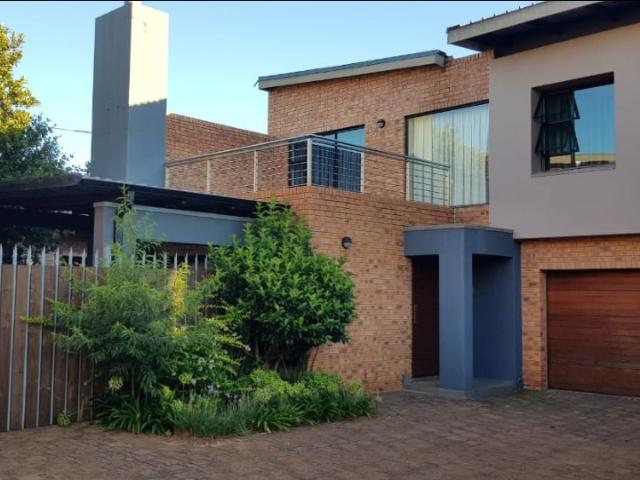 3 Bedroom Townhouse To Rent in Lydenburg