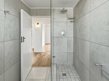 3 Bedroom Townhouse To Rent in Montclair