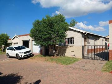 3 Bedroom Townhouse to Rent in Noordwyk