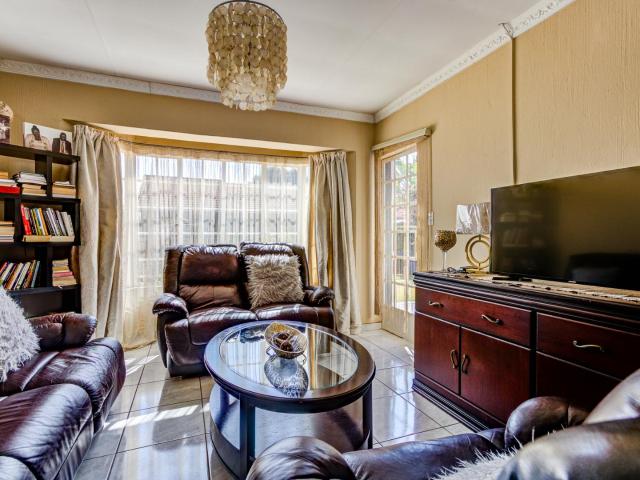3 Bedroom Townhouse To Rent in Norkem Park