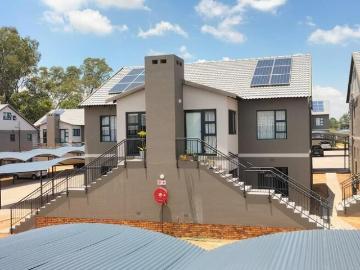 3 Bedroom Townhouse to Rent in Norton Home Estate