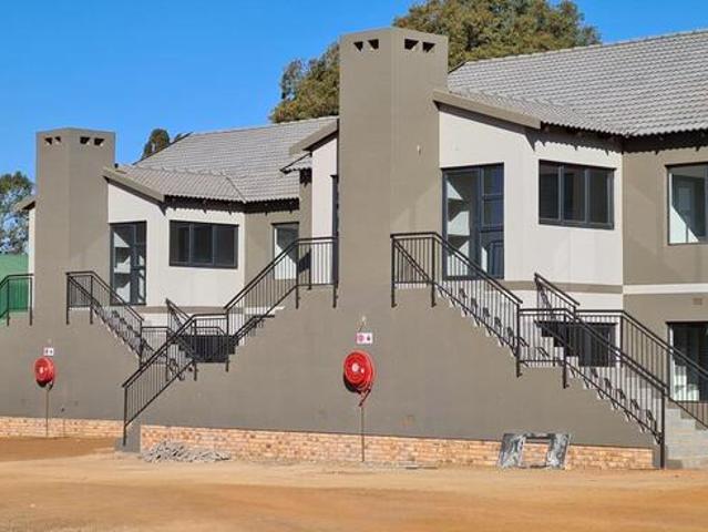 3 Bedroom Townhouse to Rent in Norton Home Estate