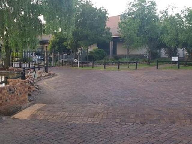 3 Bedroom Townhouse to Rent in Norton Home Estate