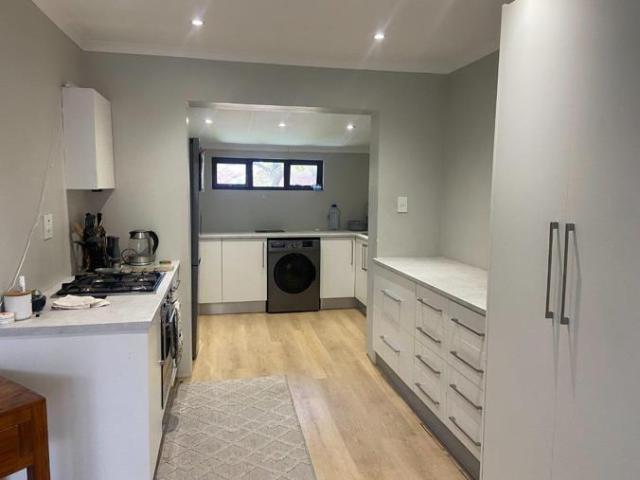 3 Bedroom Townhouse to Rent in Nahoon Valley Park