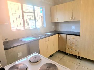 3 Bedroom Townhouse To Rent in New Redruth