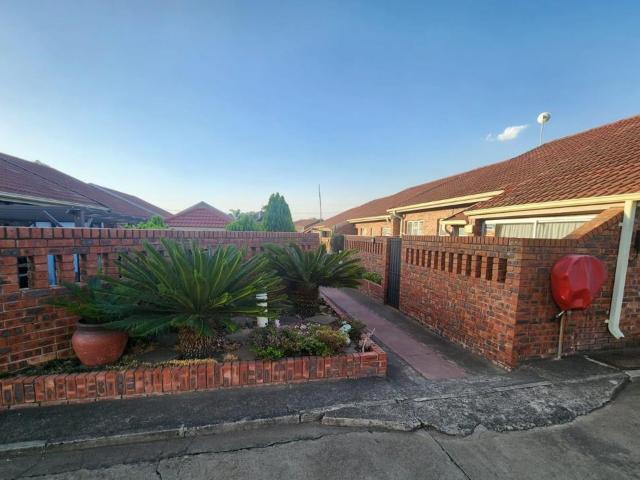 3 Bedroom Townhouse to Rent in Newcastle Central