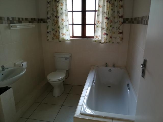 3 Bedroom Townhouse To Rent in Scottsville