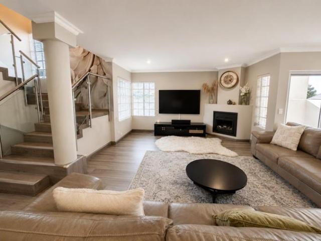 3 Bedroom Townhouse to Rent in Sterrewag