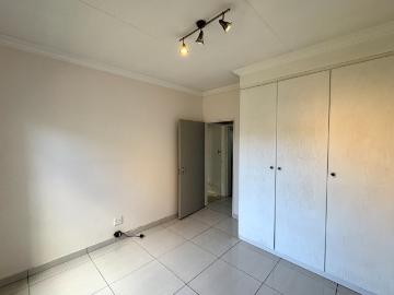 Townhouse to rent in Dan Pienaarville - Air conditioning