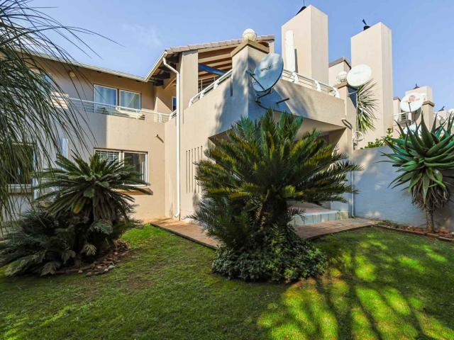 3 Bedroom Townhouse To Rent in Woodhill Golf Estate