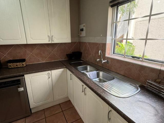 3 Bedroom Townhouse To Rent in Woodhill Golf Estate