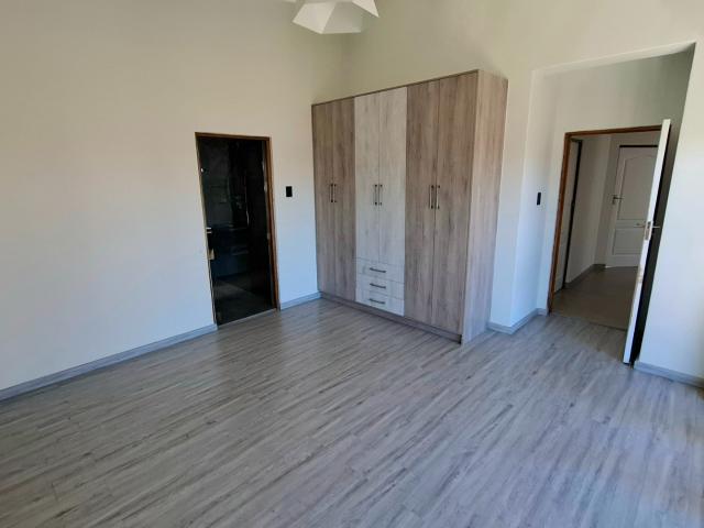 3 Bedroom Townhouse To Rent in Woodhill Estate