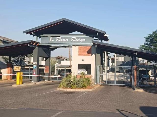 3 Bedroom Townhouse to Rent in Waterkloof AH
