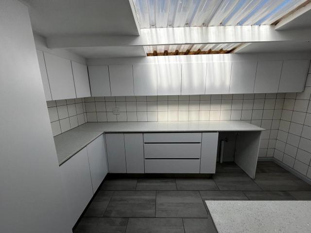 3 Bedroom Townhouse To Rent in Waterkloof Heights