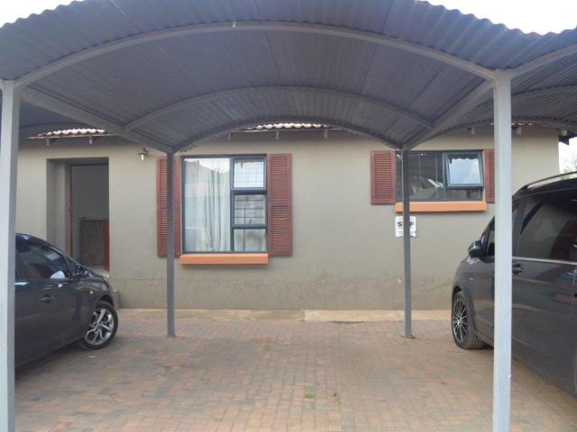 3 Bedroom Townhouse to Rent in Wilkoppies