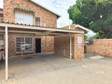 3 Bedroom Townhouse to Rent in Universitas