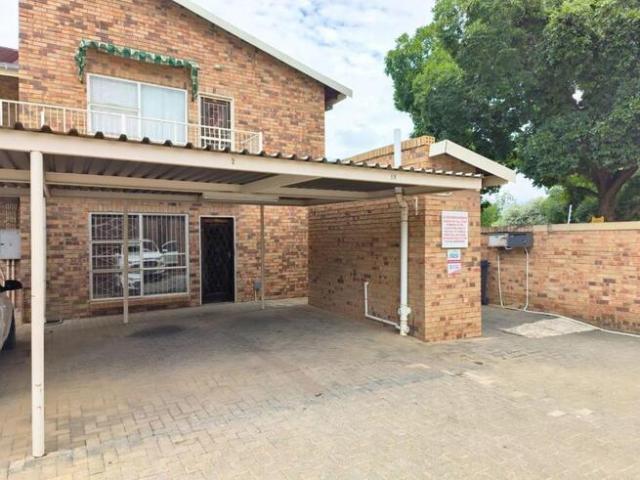 3 Bedroom Townhouse to Rent in Universitas