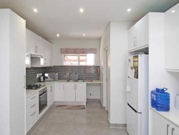 3 Bedroom Townhouse to Rent in Vorna Valley